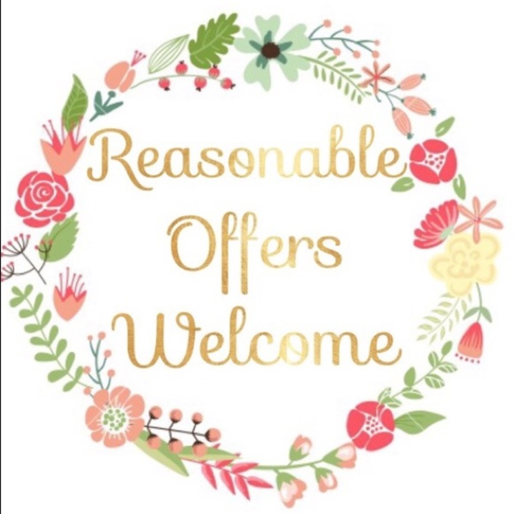 See chart — Reasonable offers welcome! 💜